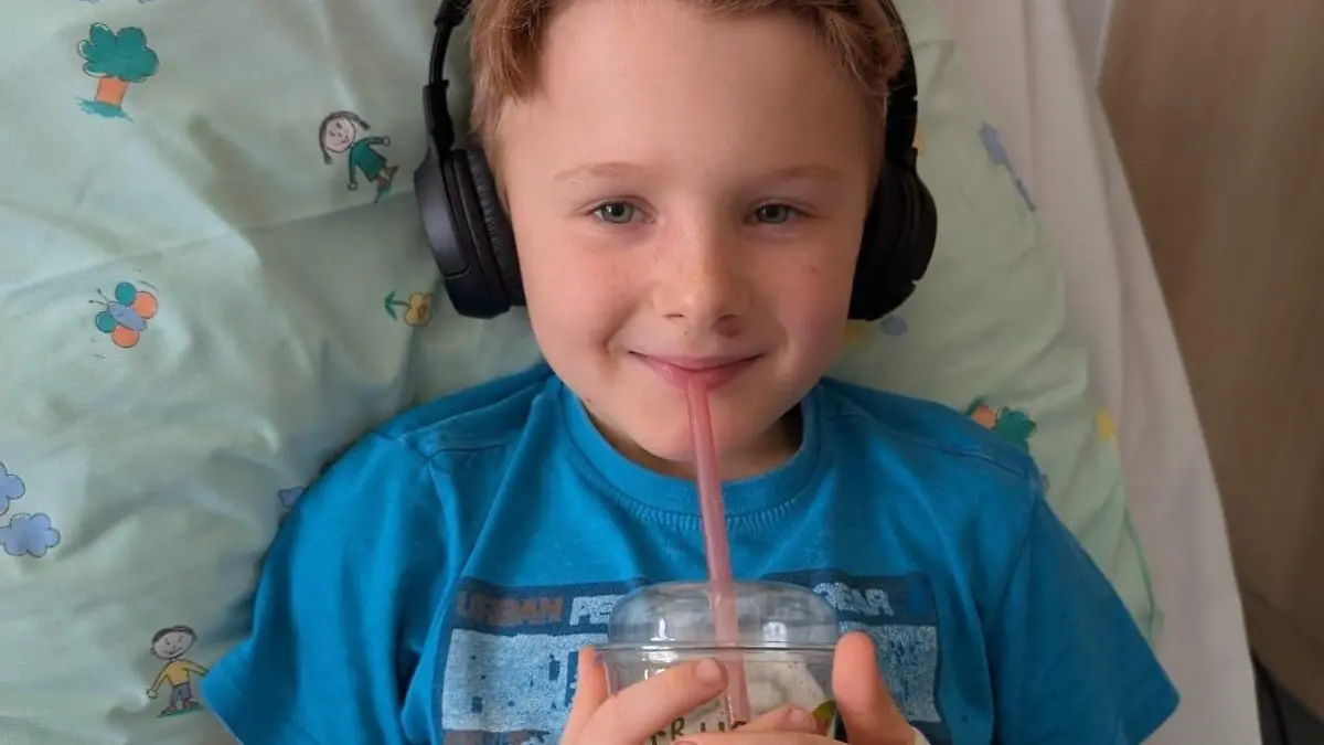 Der kleine Matti (8) benötigt dringend einen Knochenmarkspender, um wieder gesund zu werden. 