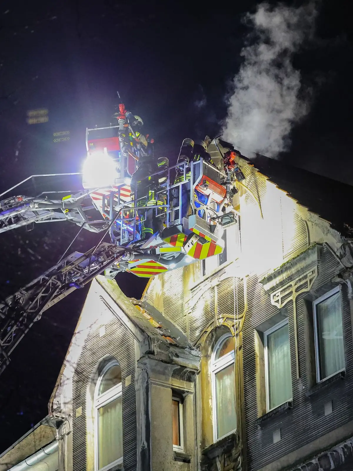 Bild zu: "Zwei Tote bei Wohnungsbrand in Leverkusen"