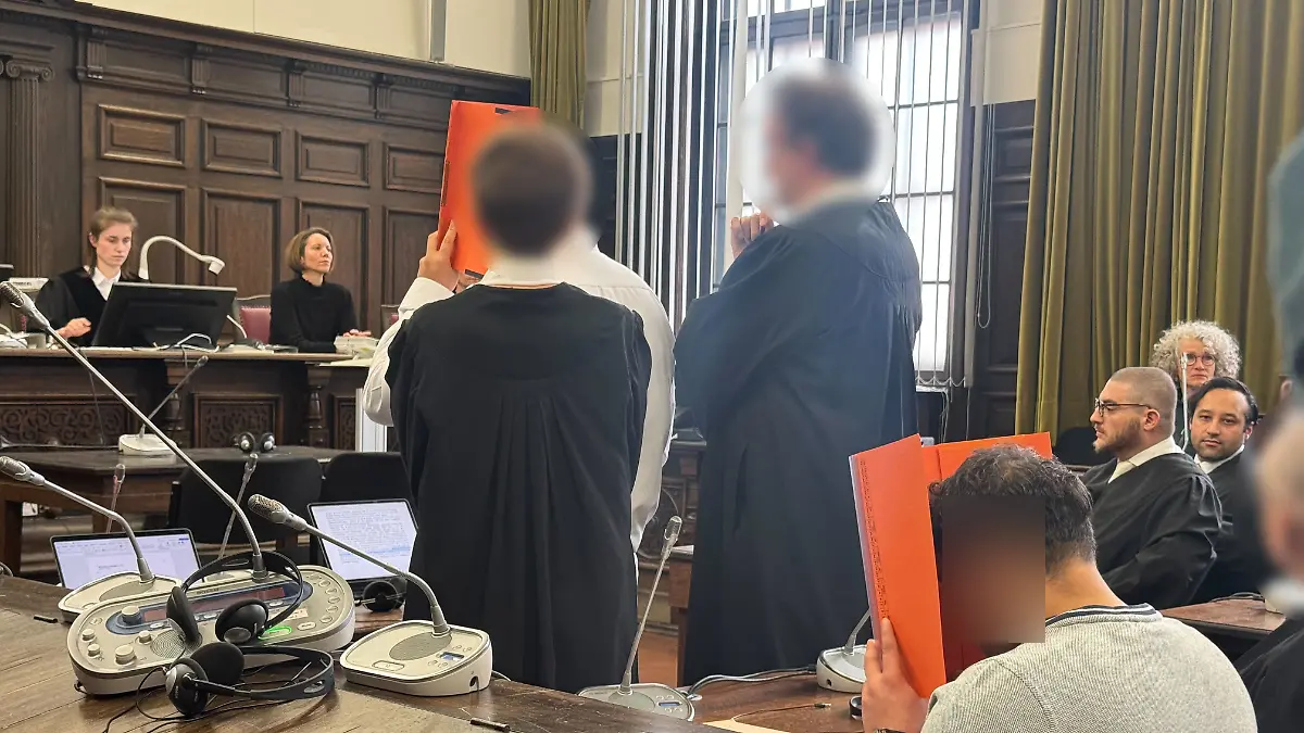 Vor dem Landgericht Hamburg müssen sich die beiden Angeklagten wegen Mordes verantworten. 