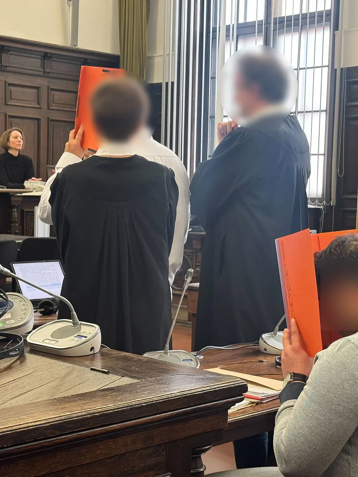 Vor dem Landgericht Hamburg müssen sich die beiden Angeklagten wegen Mordes verantworten. 