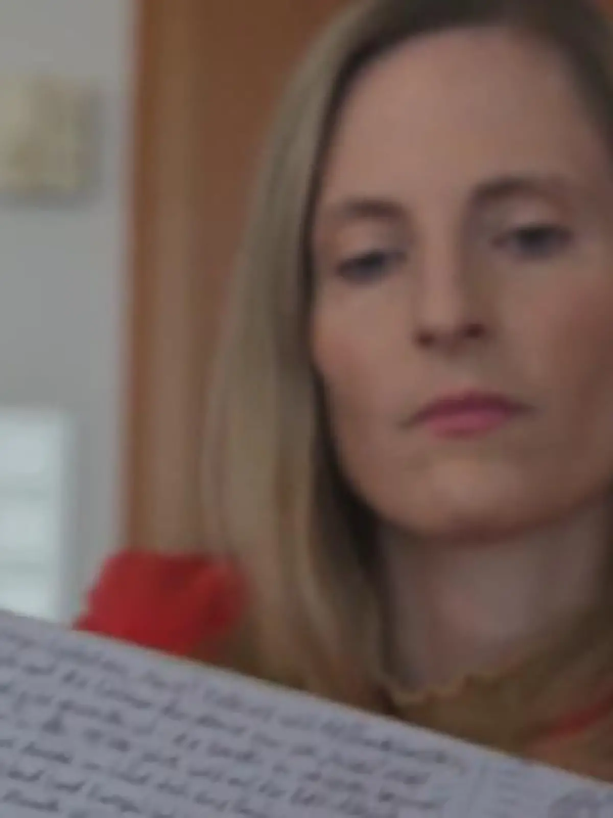 Der Terror geht schon wieder los für Marie (44). Seit acht langen Jahren stalkt Dieter K. die Ex-Politikerin, schreibt ihr gruselige Briefe, macht ihr das Leben zur Hölle. Wegen Stalkings kommt er in den Knast. Jetzt ist er wieder draußen – und macht mit dem Psychoterror einfach weiter.