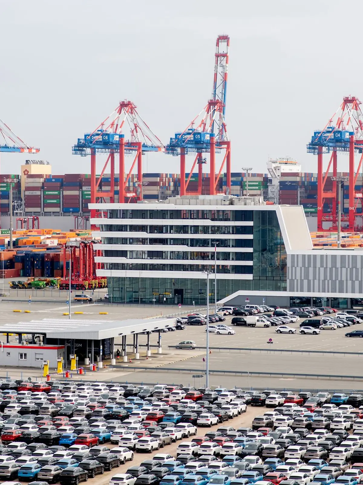 Bild zu: "Strafzölle auf Autoimporte in die USA"