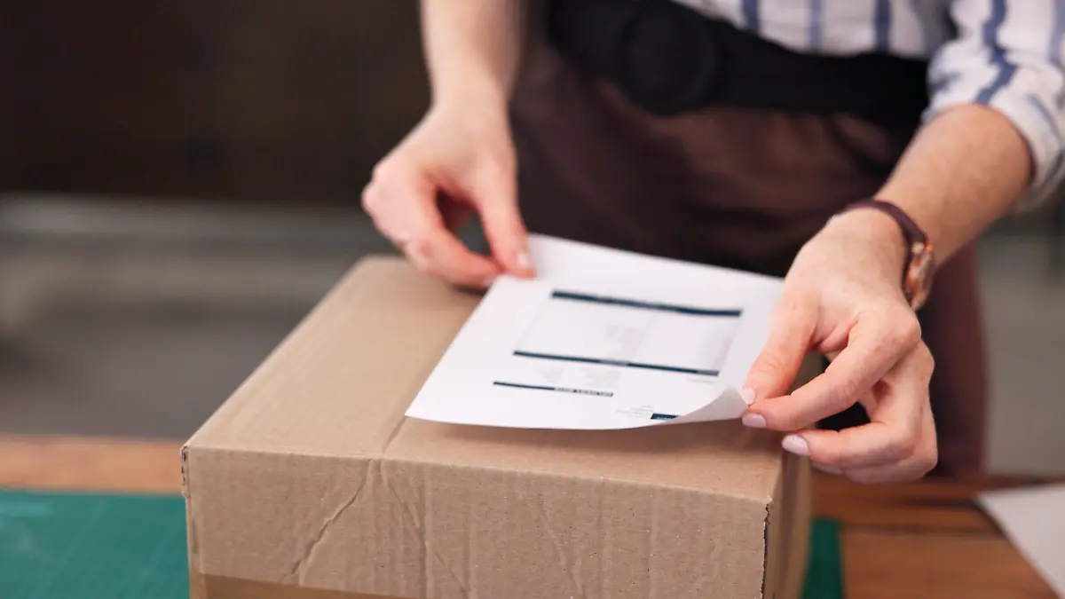 Amazon, DHL, H&M und Co.: Diese Retourenregeln müsst ihr kennen!