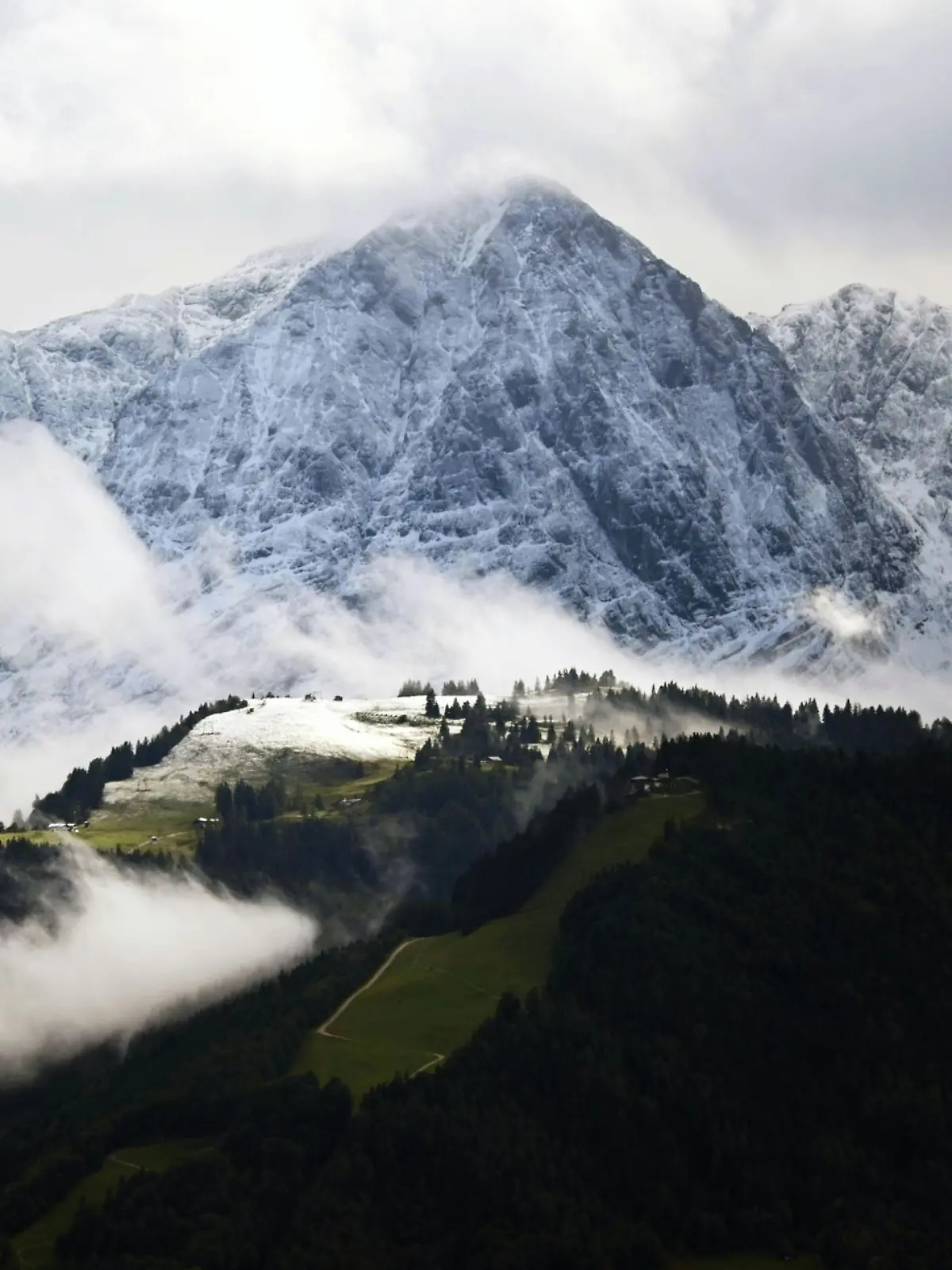 Bild zu: "Deutscher Bergwanderer stürzt hundert Meter in den Tod"