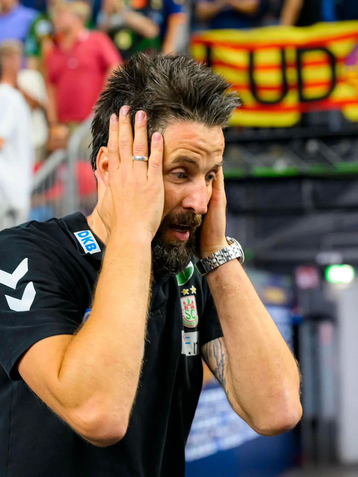 Koeln, Deutschland 17. Juni 2032: Handball EHF CL Final4 - 22/23 - Finale - SC Magdeburg - Kielce Trainer Bennet Wiegert Magdeburg Koeln Lanxess Arena Nordrhein-Westfalen Deutschland *** Cologne, Germany 17 June 2032 Handball EHF CL Final4 22 23 Final SC Magdeburg Kielce Coach Bennet Wiegert Magdeburg Cologne Lanxess Arena North Rhine Westphalia Germany