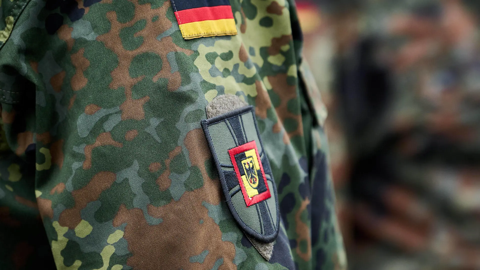 Bundeskanzler Olaf Scholz besucht das Einsatzführungskommando der Bundeswehr in Schwielowsee Bundeskanzler Olaf Scholz SPD besucht am 04.03.2022 das Einsatzführungskommando der Bundeswehr in Schwielowsee Brandenburg. Nach der Begrüßung des Bundeskanzlers durch den Generalinspekteur der Bundeswehr Eberhard Zorn und den Befehlshaber des Einsatzführungskommandos der Bundeswehr Bernd Schütt, folgt ein Gespräch und anschließend der Besuch der Gedenkstätte Wald der Erinnerung . Im Bild ist das Logo des Generalinspekteur zu sehen. Schwielowsee Henning-von-Tresckow-Kaserne Brandenburg Deutschland *** Federal Chancellor Olaf Scholz visits the operational command of the Bundeswehr in Schwielowsee Federal Chancellor Olaf Scholz SPD visits the o