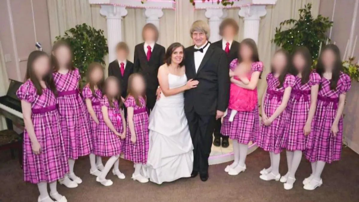 Die Dokumentation berichtet über die Jahre des körperlichen und emotionalen Missbrauchs, den David und Luise ihren Kindern angetan haben und wie sie schließlich vor Gericht standen.