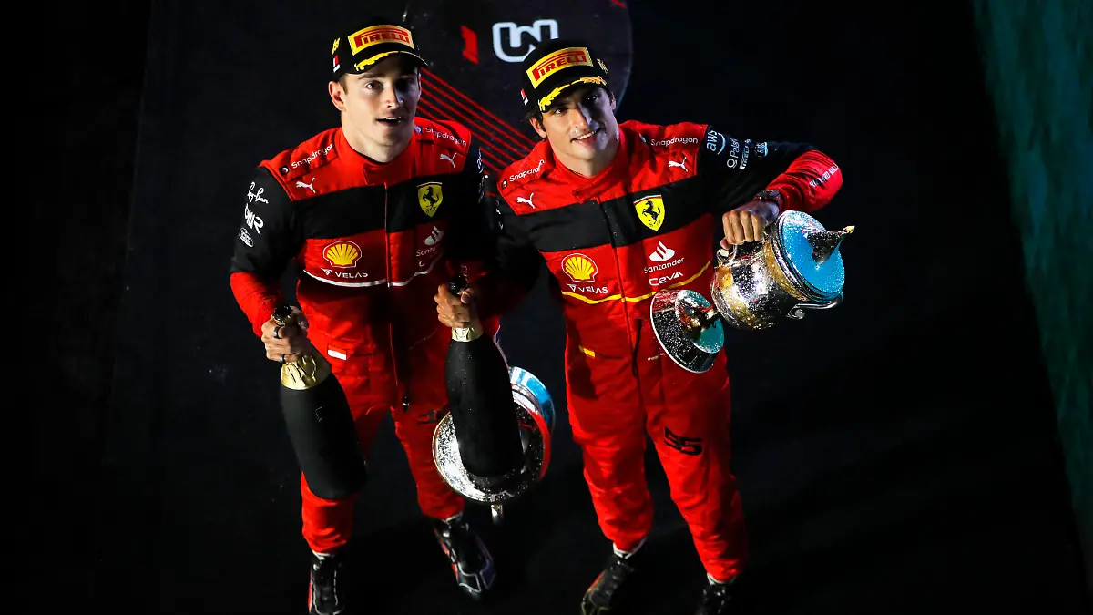 Formula 1 2022: Bahrain GP BAHRAIN INTERNATIONAL CIRCUIT, BAHRAIN - MARCH 20: Charles Leclerc, Ferrari, 1st position, and Carlos Sainz, Ferrari, 2nd position, with their trophies during the Bahrain GP at Bahrain International Circuit on Sunday March 20, 2022 in Sakhir, Bahrain. Photo by Steven Tee / LAT Images Images PUBLICATIONxINxGERxSUIxAUTxHUNxONLY GP2201_175758_2ST9865 