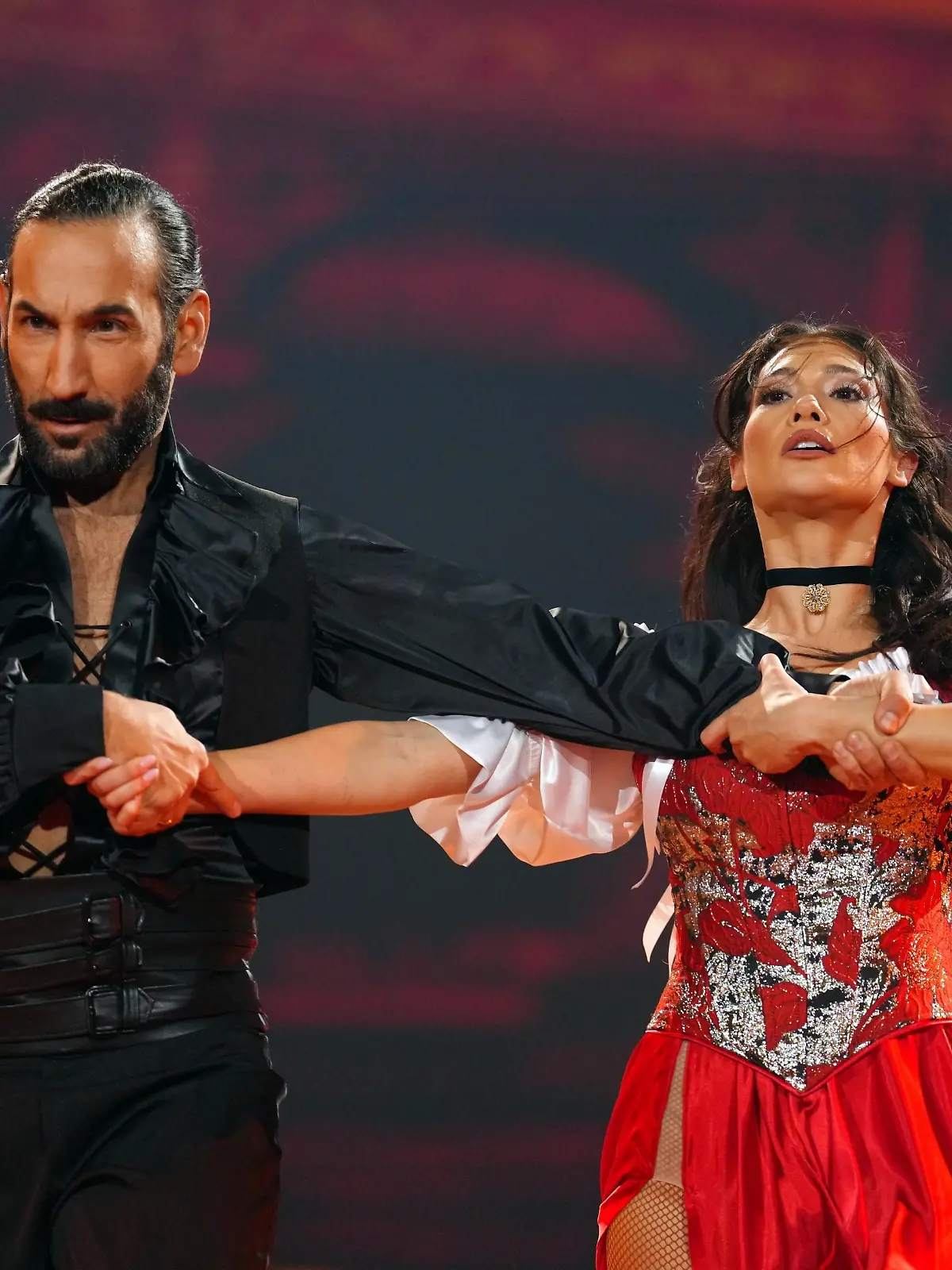 Paola Maria und Massimo Sinató tanzen Paso Doble.