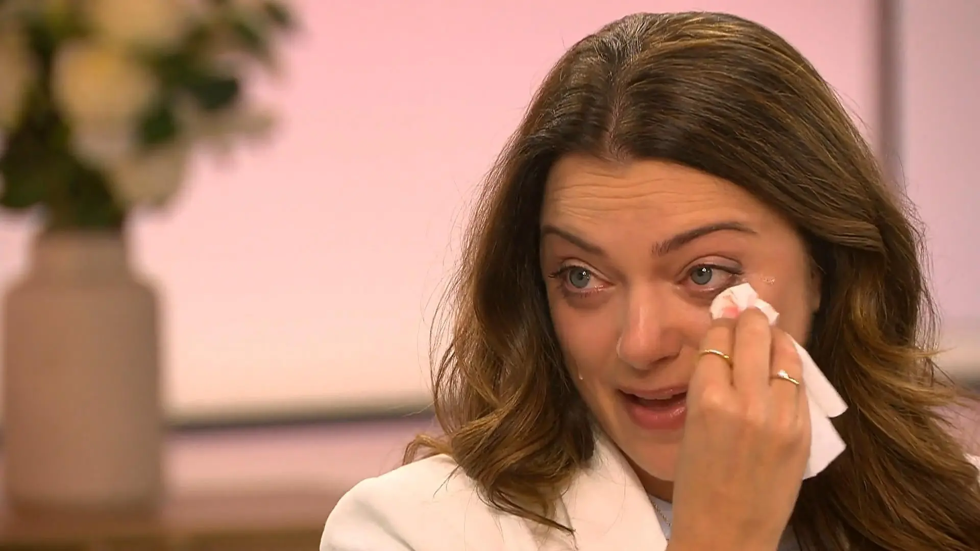 Anne Menden wird von ihren Gefühlen übermannt Im GALA-Studio brechen alle Dämme