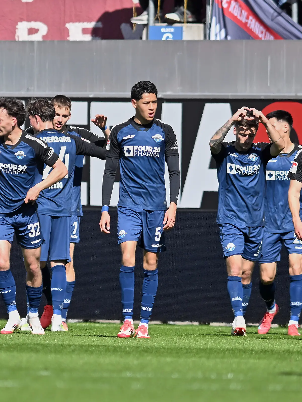 Bild zu: "Fans jubeln über nächste Balljungen-Vorlage"