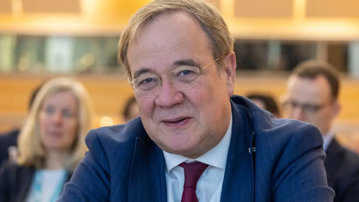 Laschet akzeptiert Bußgeld wegen zu schnellem Fahren. (Archivbild)