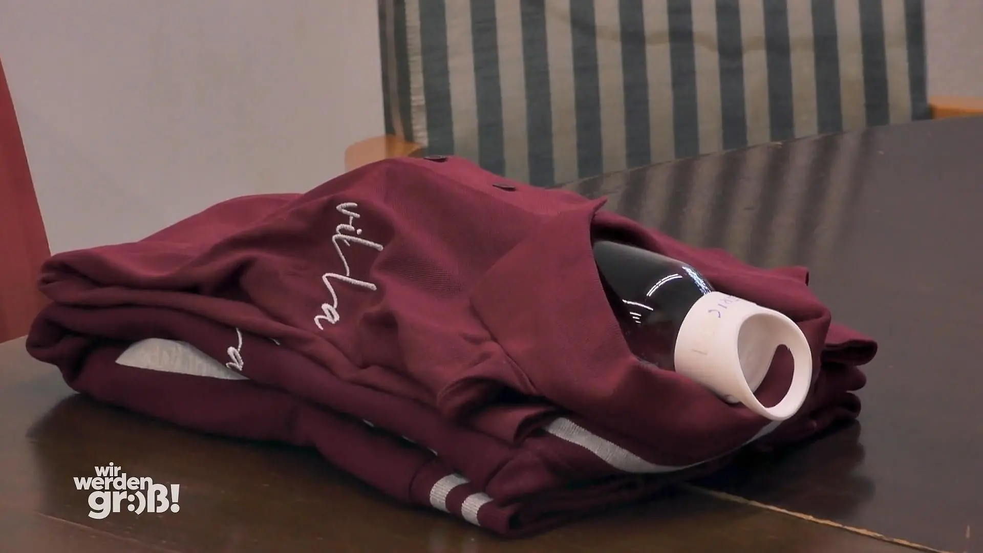 Die Teenager müssen sich beweisen Und bekommen Schuluniform