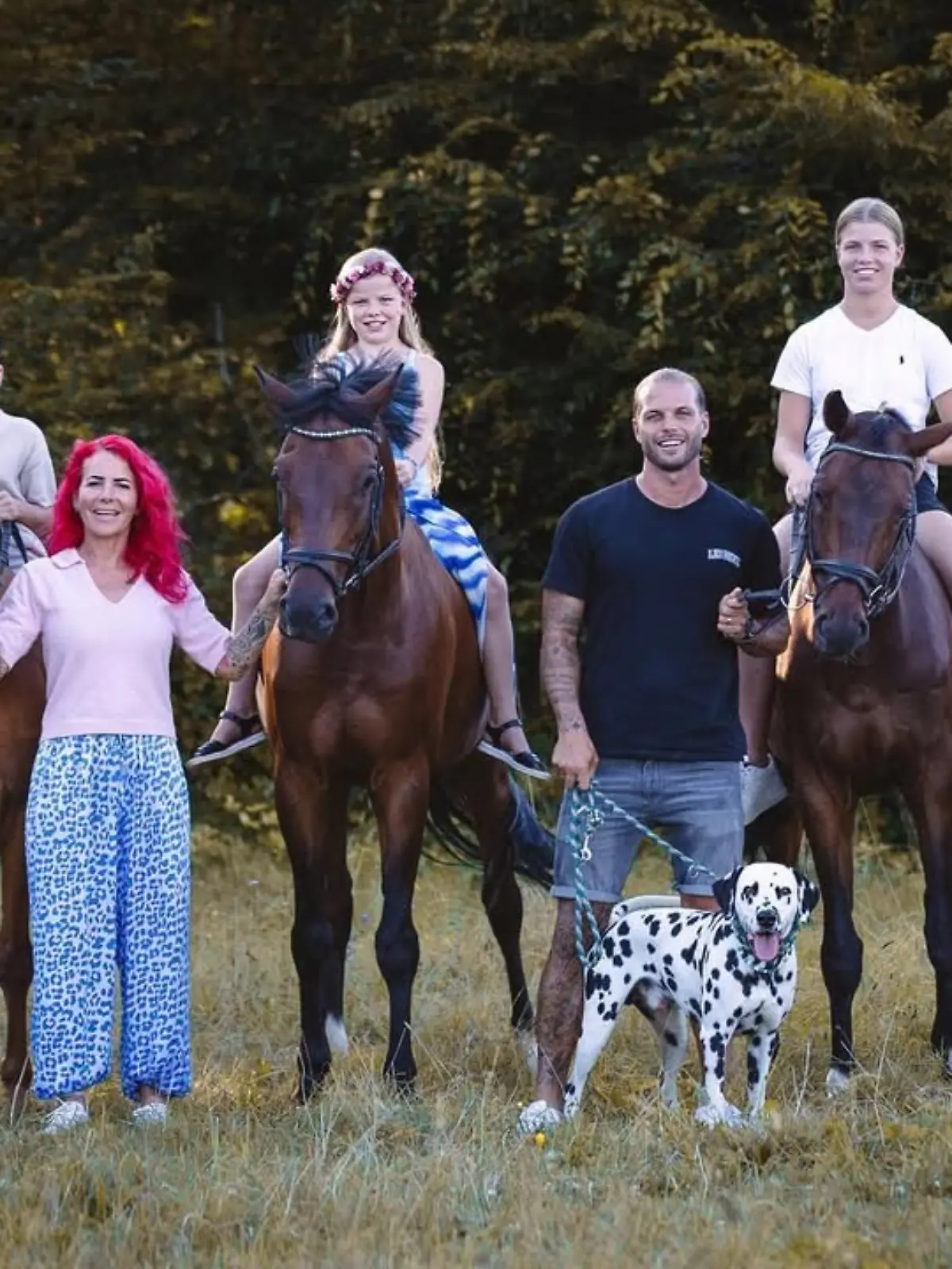 Familie Diekmeier mit Dion, Mutter Dana, Dalina, Papa Dennis, Delani und Divia (v.l.).