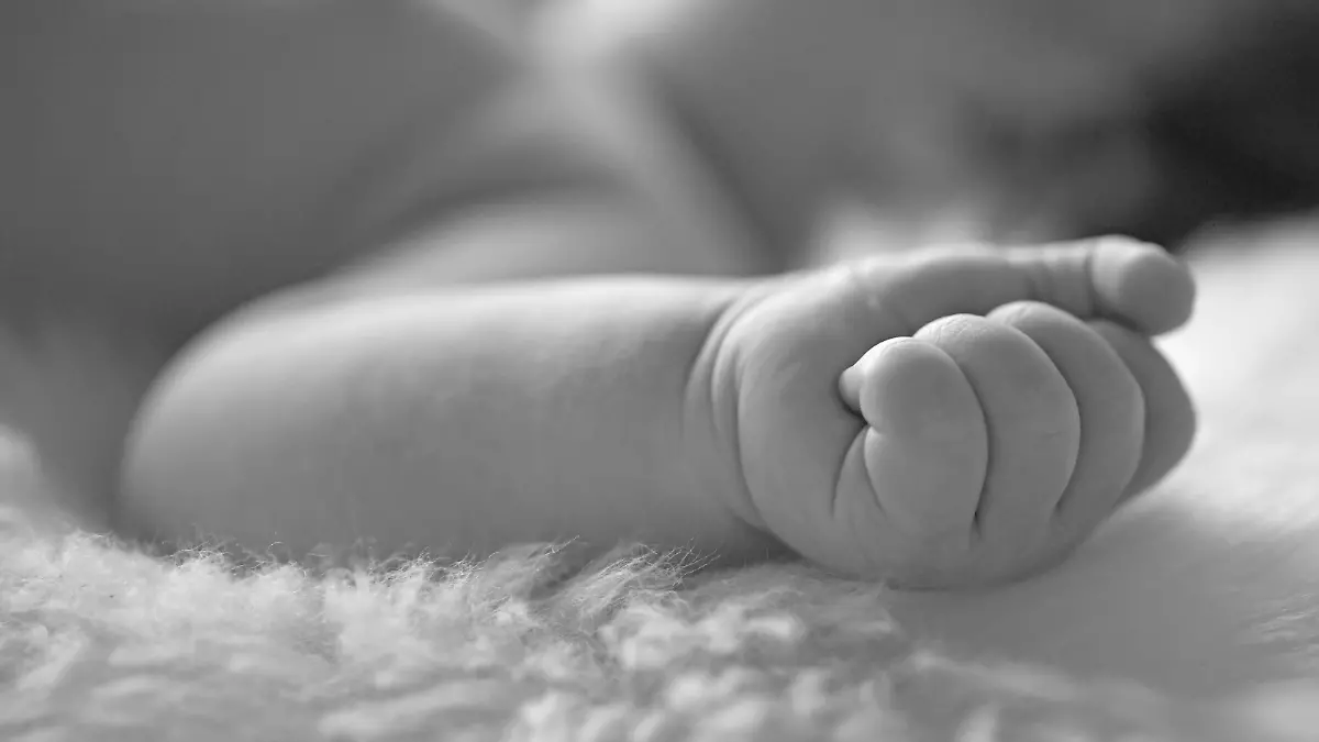 Wie kann eine Frau ihre Schwangerschaft so lange verbergen – selbst vor ihrem eigenen Partner?