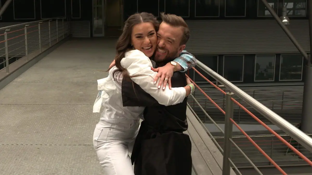 "April, April!" Da hat Renate Lusin ihren Tanzpartner Mathias Mester wirklich ganz schön erwischt.