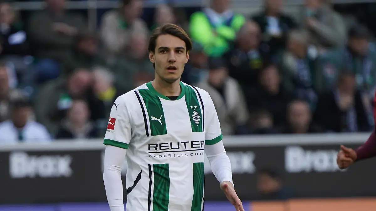 Florian Neuhaus.