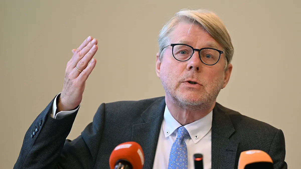 Ohne einen generellen Paradigmenwechsel ist eine nachhaltige Steuerung und Begrenzung aus Sicht von Hans-Eckhard Sommer nicht möglich. Diesen schlage er nicht als Präsident des Bundesamts für Migration und Flüchtlinge (Bamf) vor, sondern als Privatperson, sagt er. (Archivfoto)