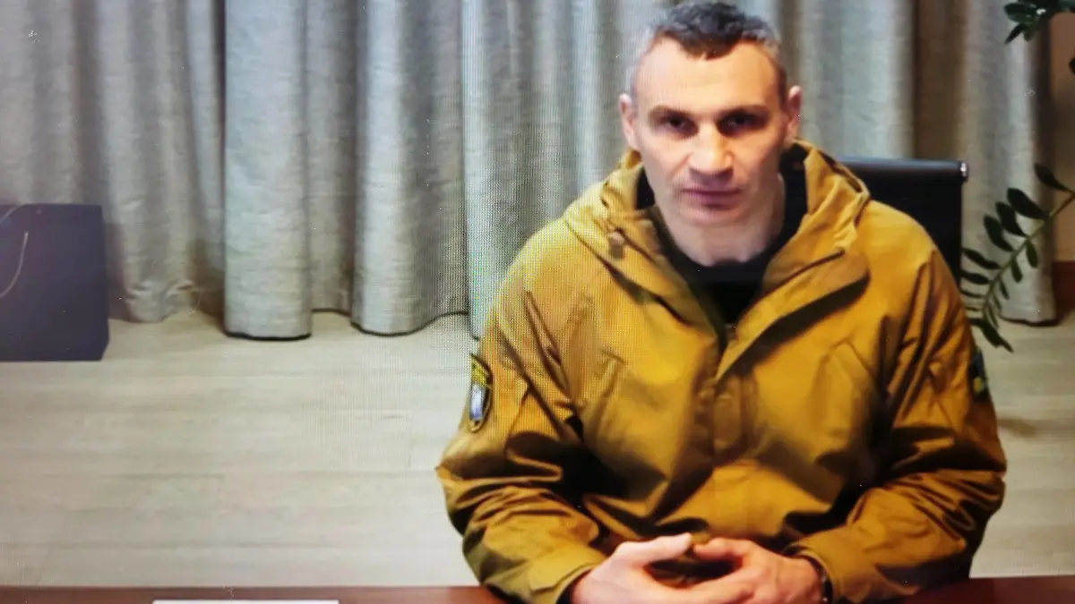 Ukraine-Konflikt, Vitali Klitschko während Videokonferenz - Screenshots KYIV, UKRAINE - MARCH 23, 2022: The mayor of the ukrainian city Kyiv, Vitali Klitschko on a webex, talking to the Munich city council describing the situation in his city. Vitali Klitschko on a webex session with Munich city council. Kiew Ukraine *** KIEW, UKRAINE 23. MÄRZ 2022 Der Bürgermeister der ukrainischen Stadt Kiew, Vitali Klitschko, im Gespräch mit dem Münchner Stadtrat über die Situation in seiner Stadt Vitali Klitschko in einer Webex-Sitzung mit dem Münchner Stadtrat Kiew Ukraine Copyright: xx