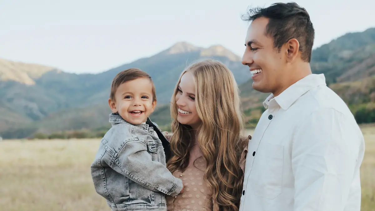 **UPDATED COPY, PLEASE USE THIS COPY** Emma Lee West Photography/Mercury Press (Pictured: Callahan, Kaitlyn and Miguel Munoz.)A mum of eight is pregnant with her own GRANDCHILD after discovering her daughter was struggling with infertility.Chalise Smith, 50, offered to be a surrogate for her daughter Kaitlyn Munoz, 24, after she was told she could no longer have children due to a devastating auto-immune disease.Kaitlyn, who lives in El Paso, Texas, US, was recently diagnosed in 2019 with disease that attacks healthy parts of her body called Sjogren's Syndrome.Kaitlyn also suffers from endometriosis -a condition where tissue similar to the lining of the womb starts to grow in other places, such as the ovaries and fallopian tube.SEE MERCURY COPY
