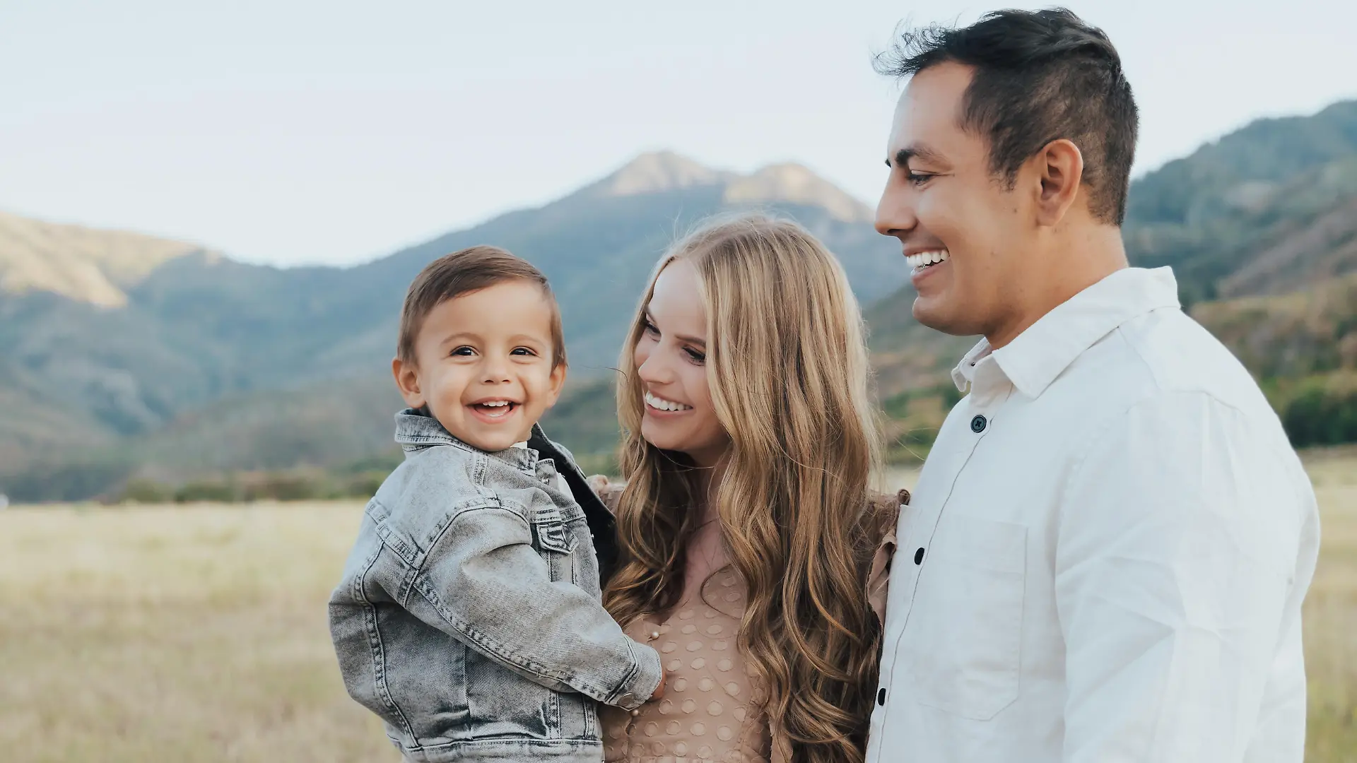 **UPDATED COPY, PLEASE USE THIS COPY** Emma Lee West Photography/Mercury Press (Pictured: Callahan, Kaitlyn and Miguel Munoz.)A mum of eight is pregnant with her own GRANDCHILD after discovering her daughter was struggling with infertility.Chalise Smith, 50, offered to be a surrogate for her daughter Kaitlyn Munoz, 24, after she was told she could no longer have children due to a devastating auto-immune disease.Kaitlyn, who lives in El Paso, Texas, US, was recently diagnosed in 2019 with disease that attacks healthy parts of her body called Sjogren's Syndrome.Kaitlyn also suffers from endometriosis -a condition where tissue similar to the lining of the womb starts to grow in other places, such as the ovaries and fallopian tube.SEE MERCURY COPY