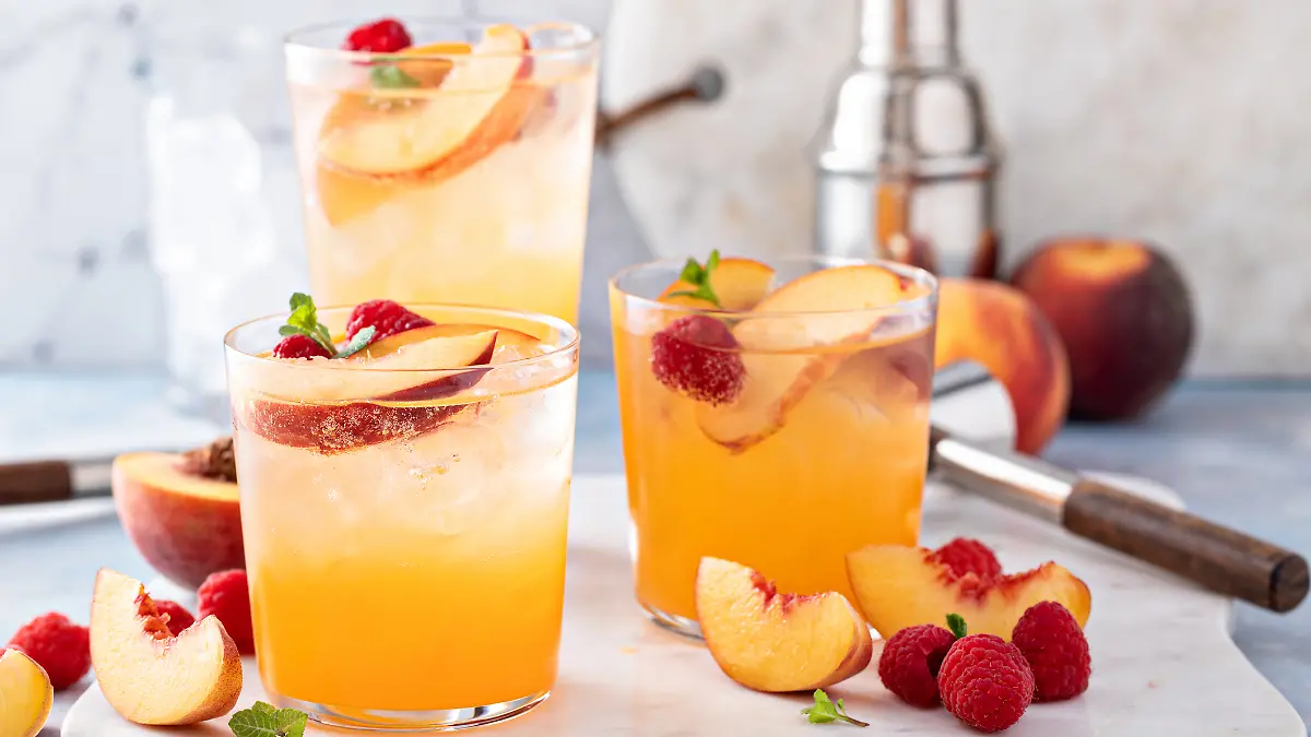 Pfirsich Spritz Cocktail für Frühjahr und Sommer