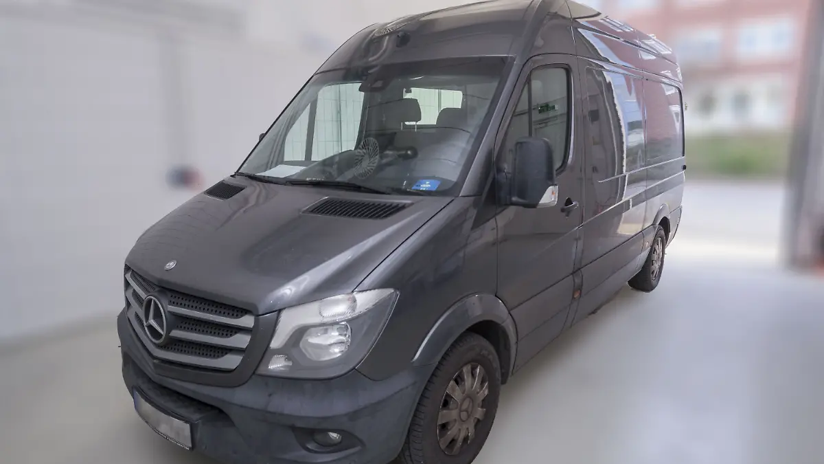 Mit diesem Sprinter könnte Tanja P. transportiert worden sein – die Polizei bittet dringend um Hinweise!