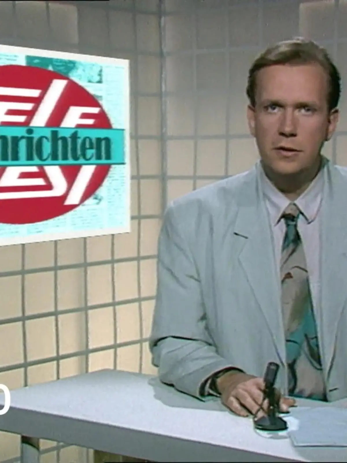Bild zu: "35 Jahre RTL WEST: So war die Newslage 1990"