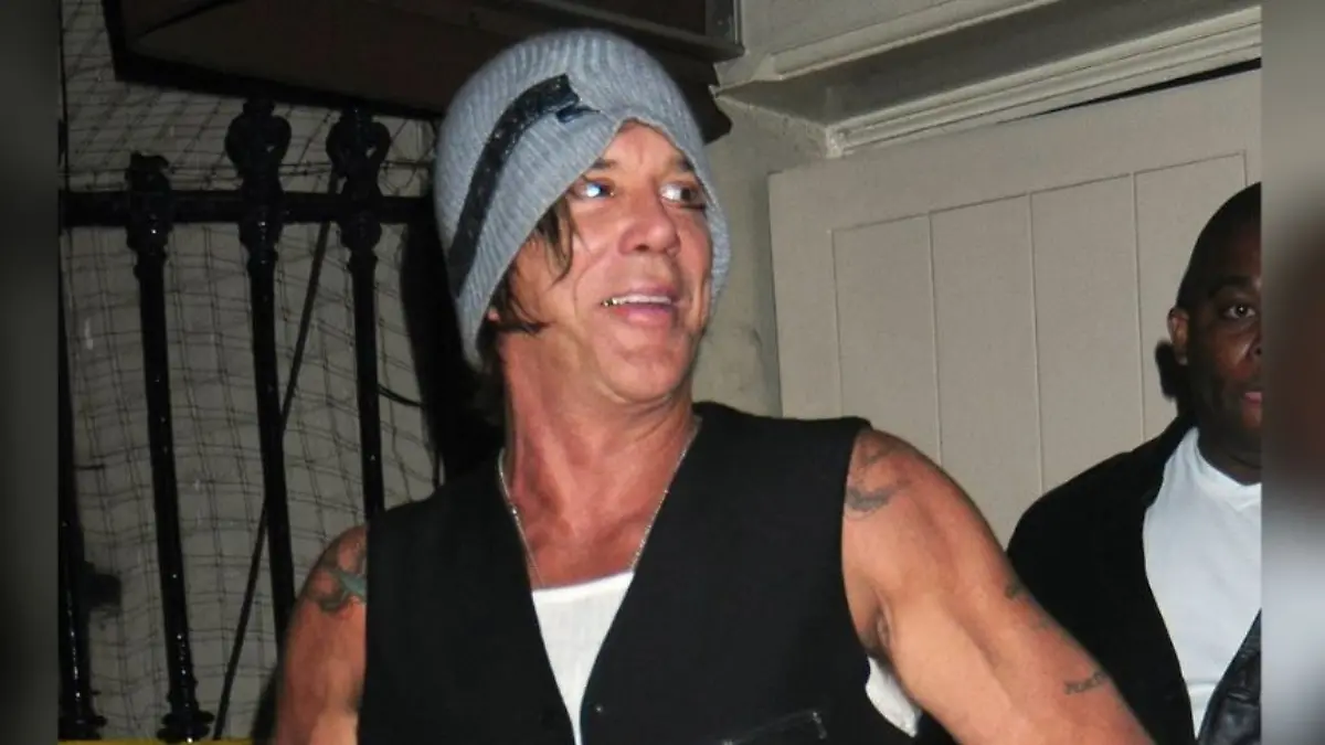 Hollywood-Legende Mickey Rourke zieht in den britischen „Promi Big Brother”-Container.