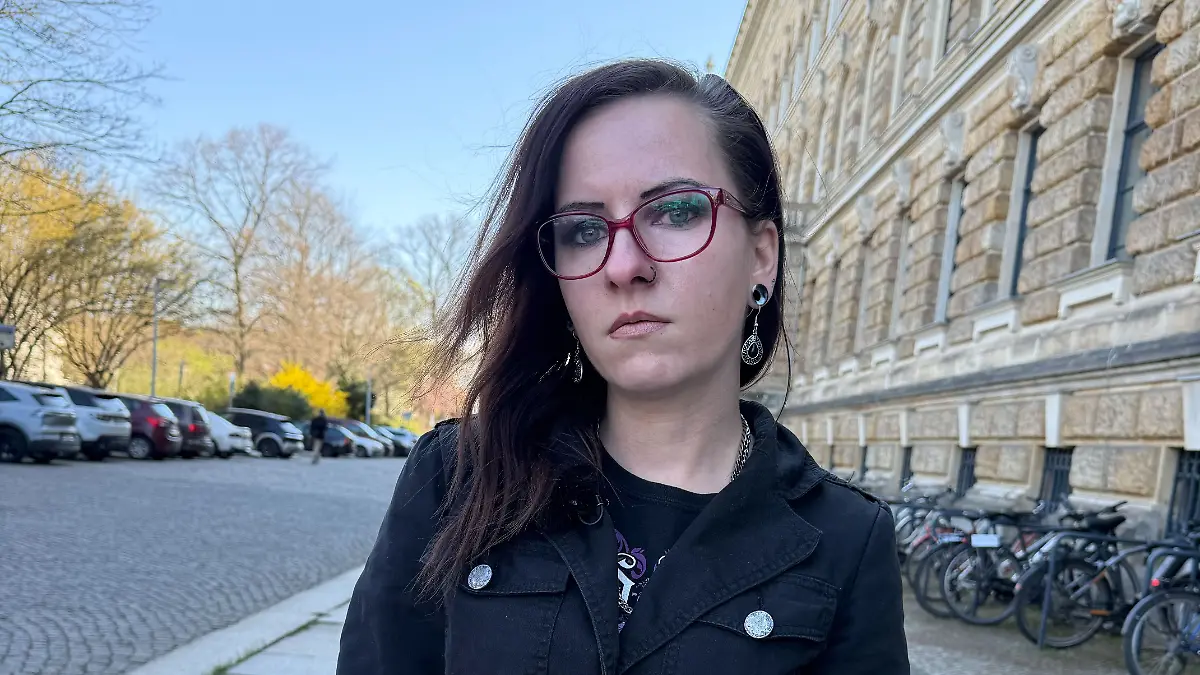 Regina P. von Tätowierer missbraucht 