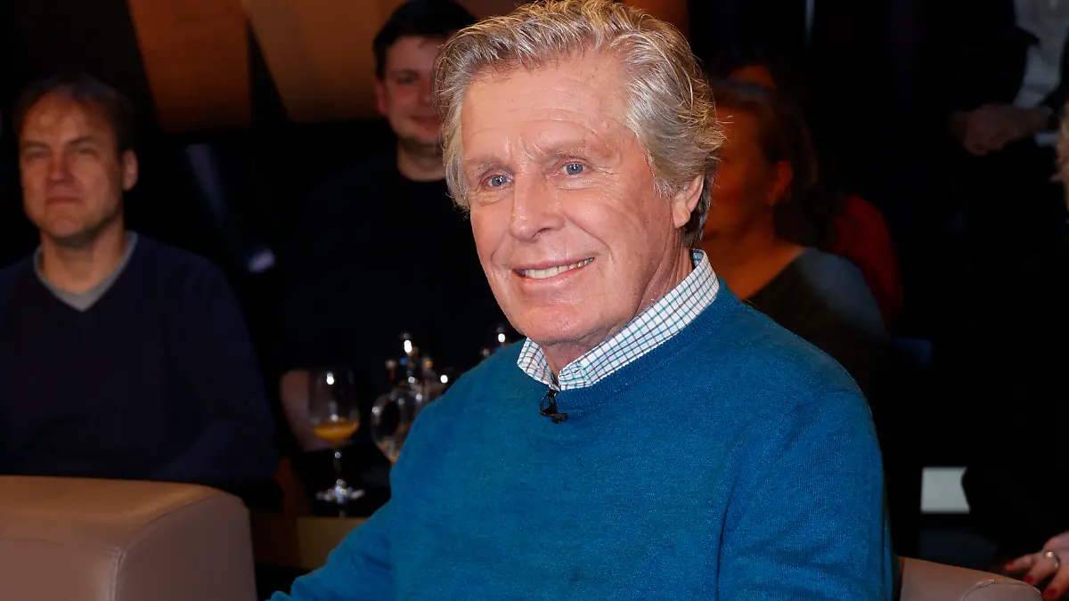 Sigmar Solbach in einer Talkshow