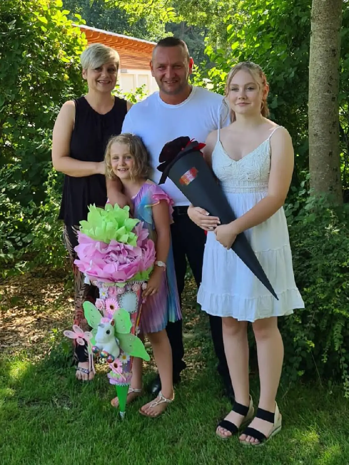 Marilyn mit ihrem Partner Ronny und den beiden Kindern Liah-Sophie und Stella-Marie.