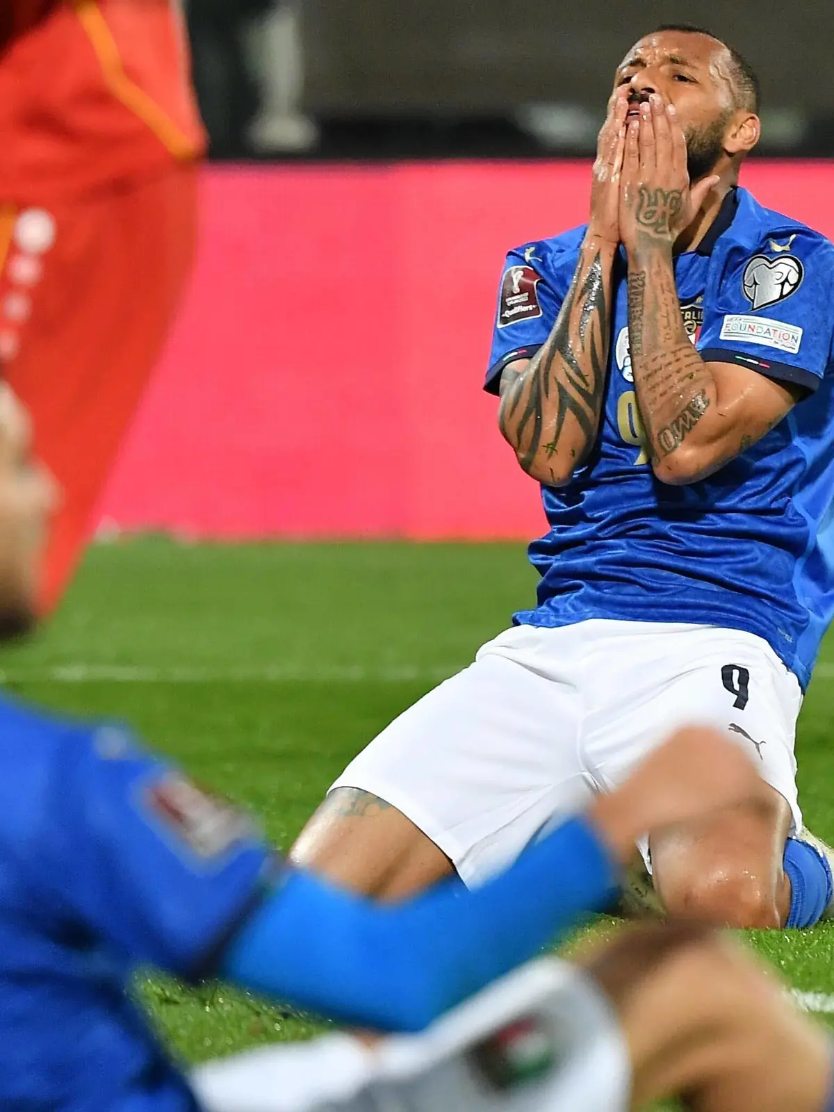  March 24, 2022, Palermo, Italy: Italys forward Joao Pedro dejected after missing a score chance during the FIFA World Cup, WM, Weltmeisterschaft, Fussball Qatar 2022 play-off qualifying soccer match between Italy and North Macedonia at the Renzo Barbera stadium in Palermo, Sicily island, Italy, 24 March 2022. ANSA/CARMELO IMBESI FIFA World Cup 2022 play-off Italy vs North Macedonia PUBLICATIONxINxGERxSUIxAUTxONLY - ZUMAa110 20220324_zaf_a110_054 Copyright: xCarmeloxImbesix