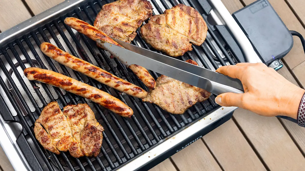 Ein Elektrogrill kann eine gute Alternative zu Holzkohle- oder Gas-Grills sein.