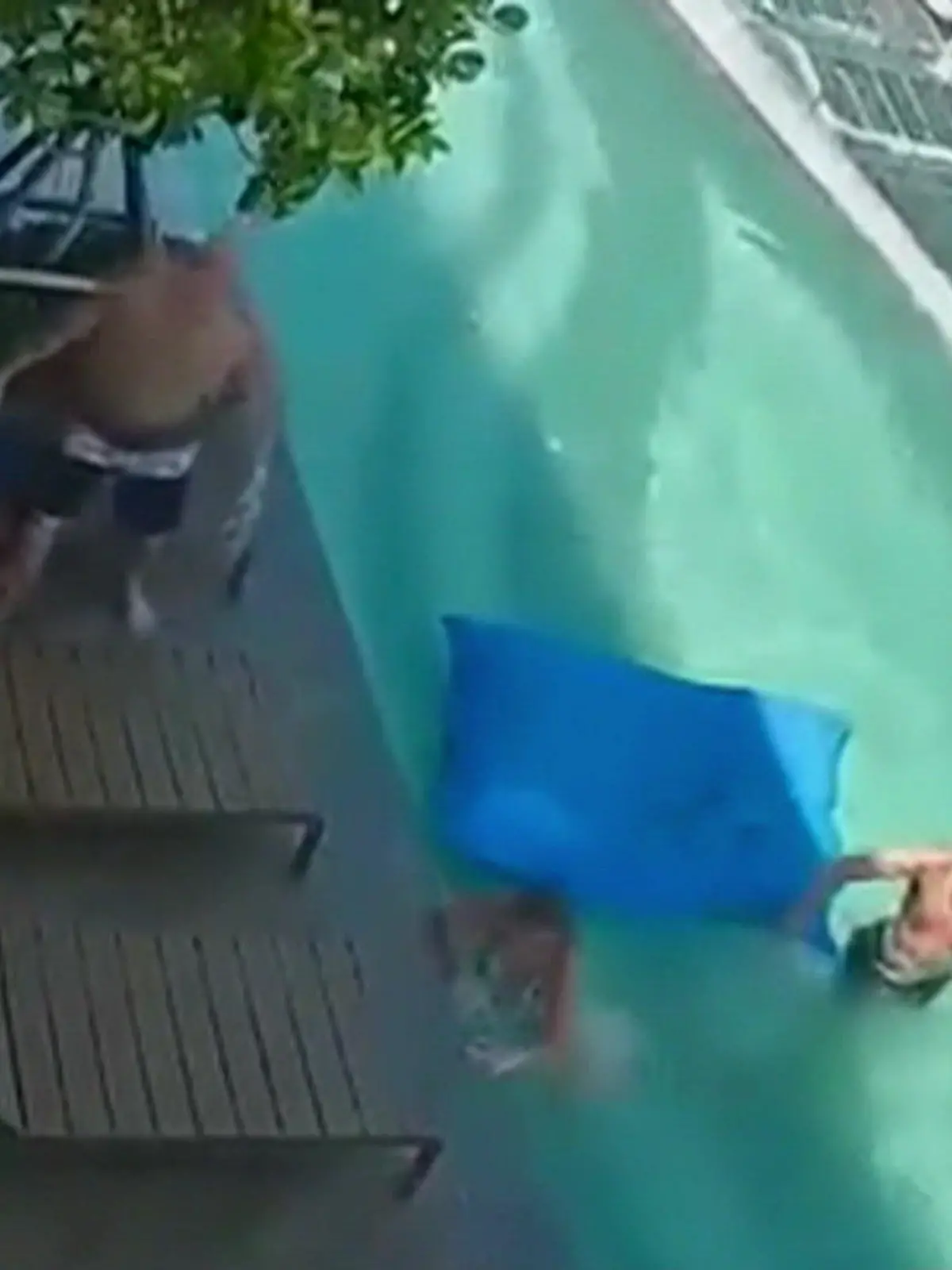 Bild zu: "Paar erlebt Horror-Erdbeben im Infinitypool"