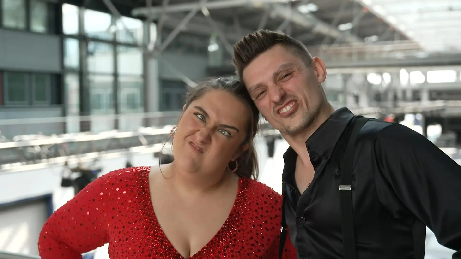 Immer gut drauf: selfiesandra und Zsolt Sandór Cseke nehmen unsere Umfrage mit Humor.