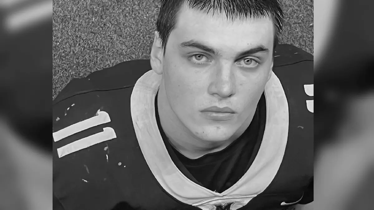 Er wollte einen schönen Tag bei einem Schulwettbewerb genießen – nun ist Austin Metcalf (†17) tot! Bei einer Leichtathletik-Meisterschaft zwischen Schulen in Texas (USA) sitzt der Highschool-Schüler auf seinem Platz. Dann eine heimtückische Attacke: Karmelo Anthony, ein Schüler einer anderen Schule, sticht aus heiterem Himmel und brutal mit einem Messer zu.