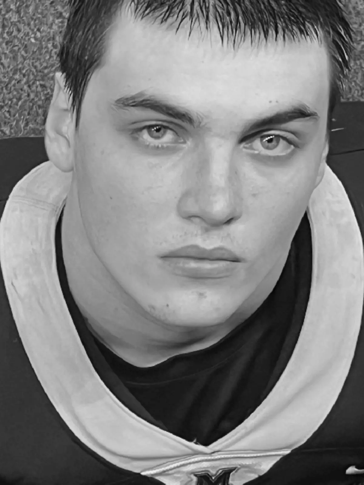 Er wollte einen schönen Tag bei einem Schulwettbewerb genießen – nun ist Austin Metcalf (†17) tot! Bei einer Leichtathletik-Meisterschaft zwischen Schulen in Texas (USA) sitzt der Highschool-Schüler auf seinem Platz. Dann eine heimtückische Attacke: Karmelo Anthony, ein Schüler einer anderen Schule, sticht aus heiterem Himmel und brutal mit einem Messer zu.