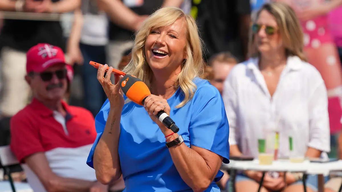 Der Fernsehgarten geht wieder los und natürlich ist Andrea Kiewel wieder als Moderatorin im Einsatz