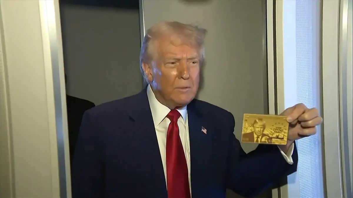 Trump präsentiert „Goldcard" - mit seinem Gesicht! Fünf Millionen Dollar für Aufenthaltstitel