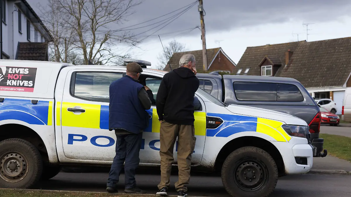Mehrfach muss die Polizei nach Vogel-Attacken ausrücken – das Dorf lebt im Ausnahmezustand.