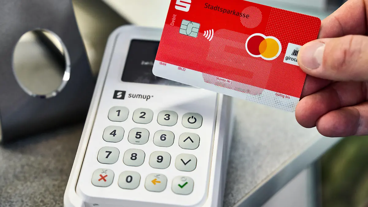 Union und SPD wollen alle Gewerbetreibenden dazu verpflichten, auch eine digitale Bezahlmöglichkeit anzubieten.