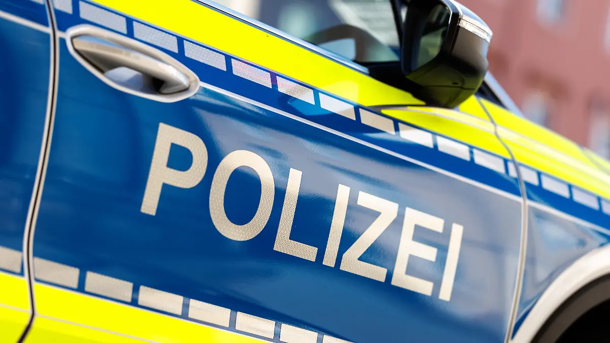 Ein Einsatzfahrzeug der Polizei
