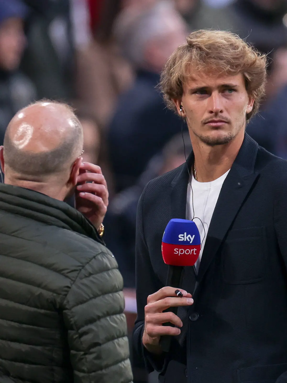 Alexander Zverev im Sky-Interview in der Münchener Allianz Arena am 31. Spieltag der Saison 2021/22. 