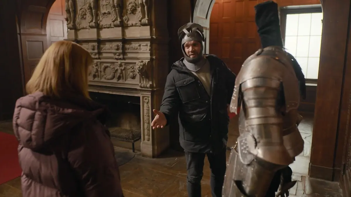 Für Toni wird Erik zu einem edlen Ritter GZSZ-Folge 8252 vom 14. April 2025 im TV
