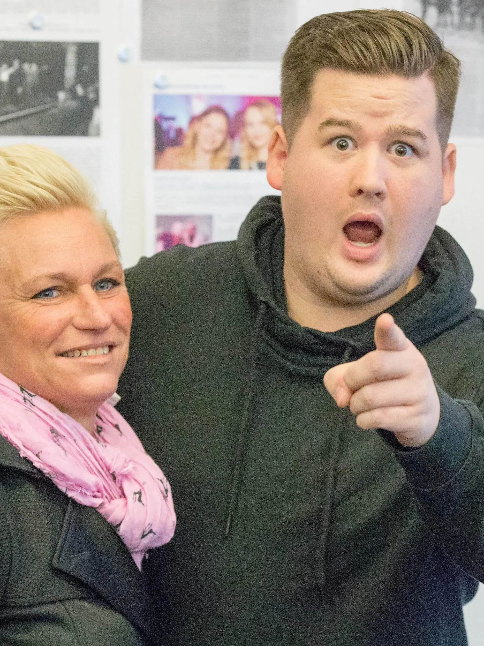 Jana Windolph (Managerin, Ex-Freundin von Willi Herren) mit Chris Tall (Commedian) Schauinsland Reisen Cup 2018, Gummersbach, 07.01.18 Gummersbach NRW Deutschland Schwalbe Arena *** Jana Windolph Manager ex girlfriend by Willi men with Chris Tall Commedian Schauinsland Reisen Cup 2018 Gummersbach 07 01 18 Gummersbach, North Rhine-Westphalia Germany swallow arena Copyright: xcdnx