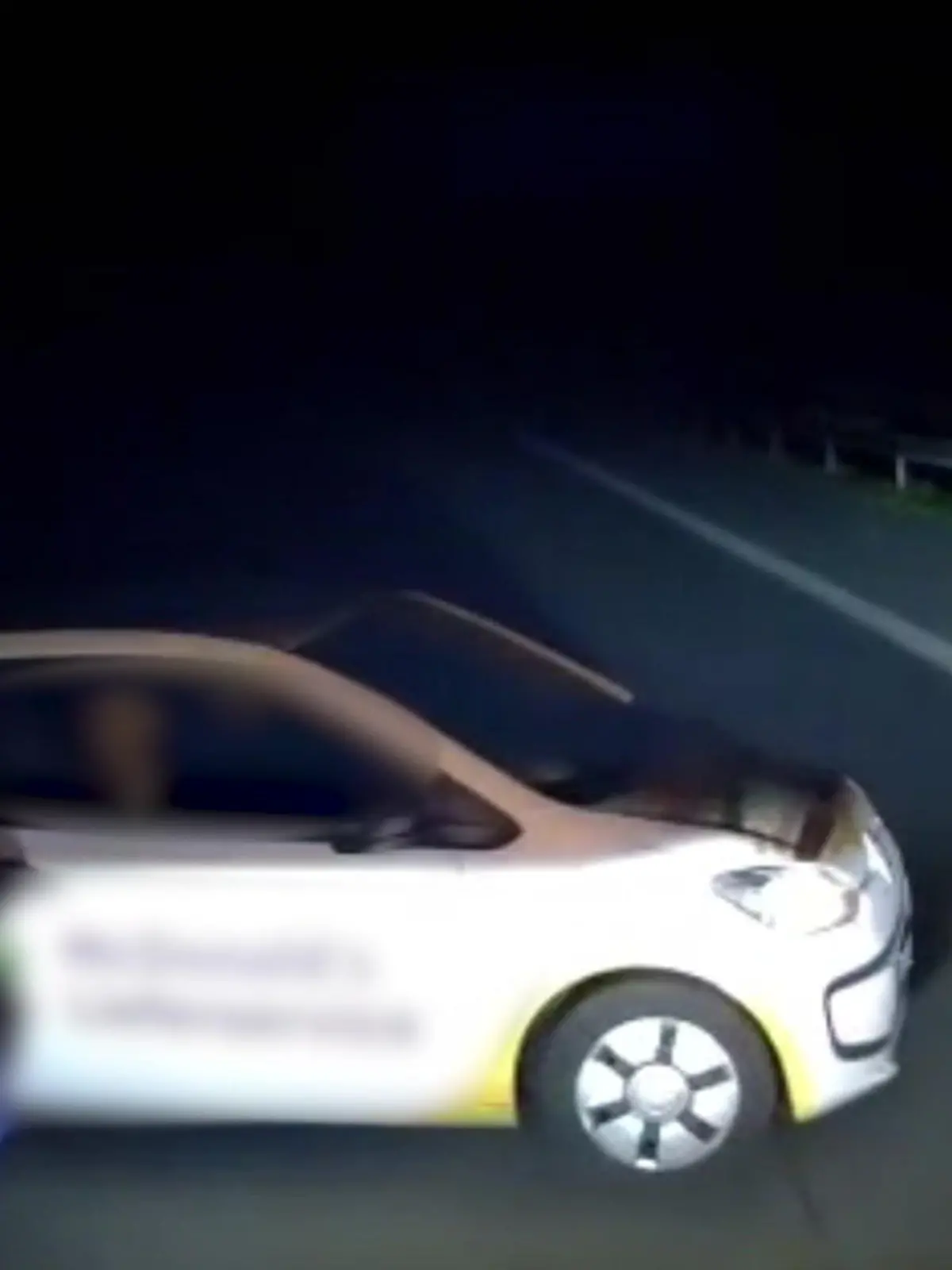 Bild zu: "Trucker stoppt Geisterfahrer – und wird mitgeschleift!"