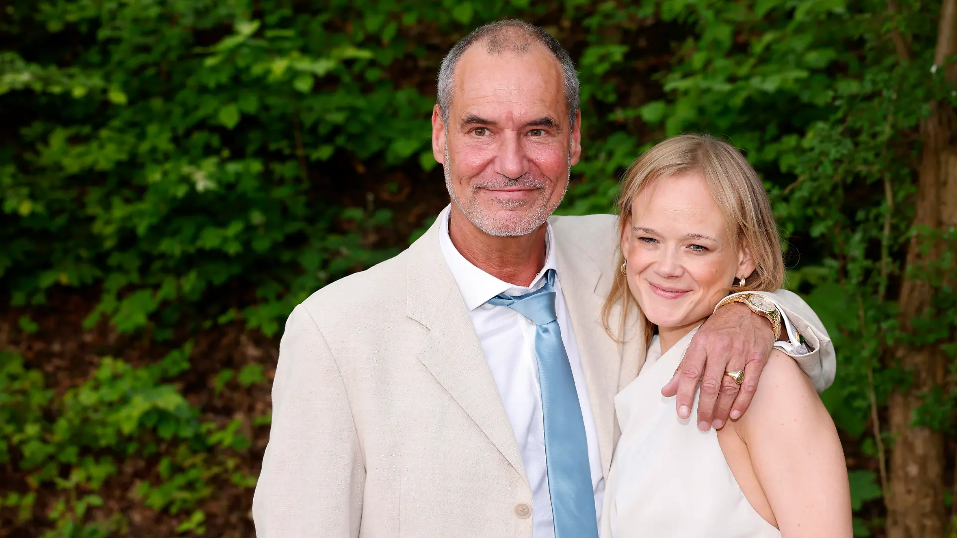 Schauspieler Silvan-Pierre Leirich mit seiner Freundin Nadine
