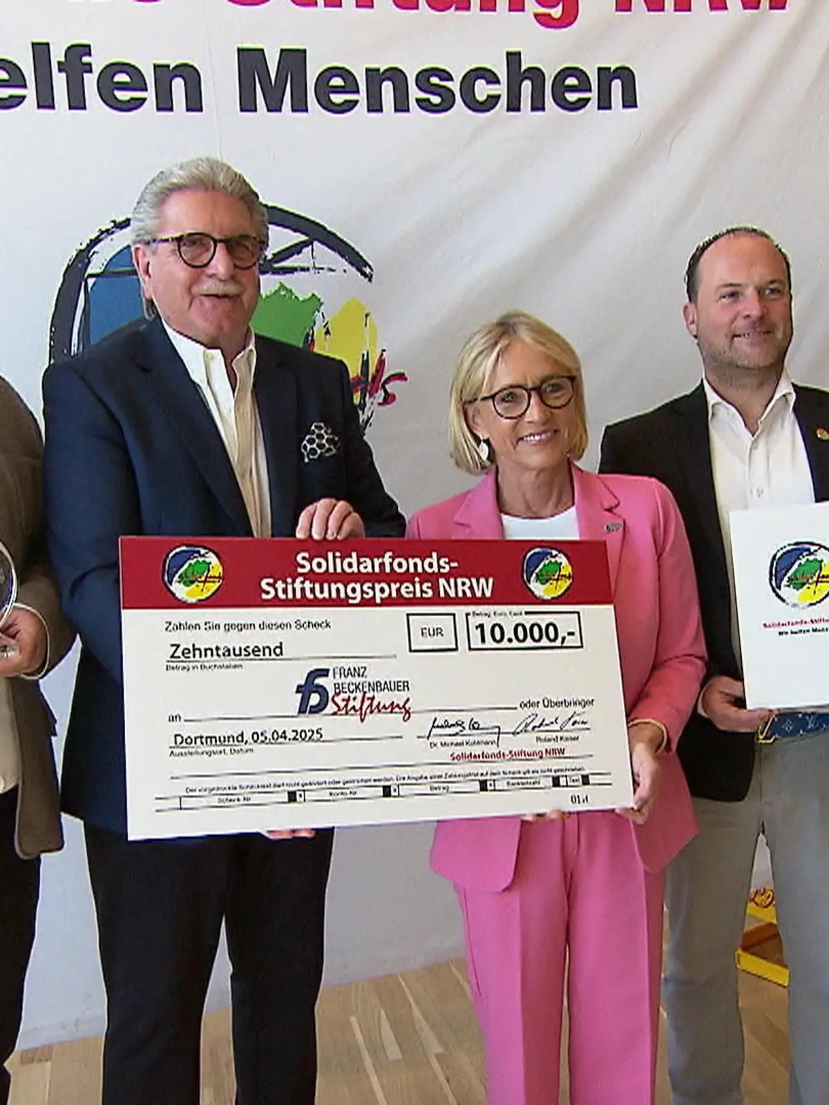 Bild zu: "Preis für Franz-Beckenbauer-Stiftung"