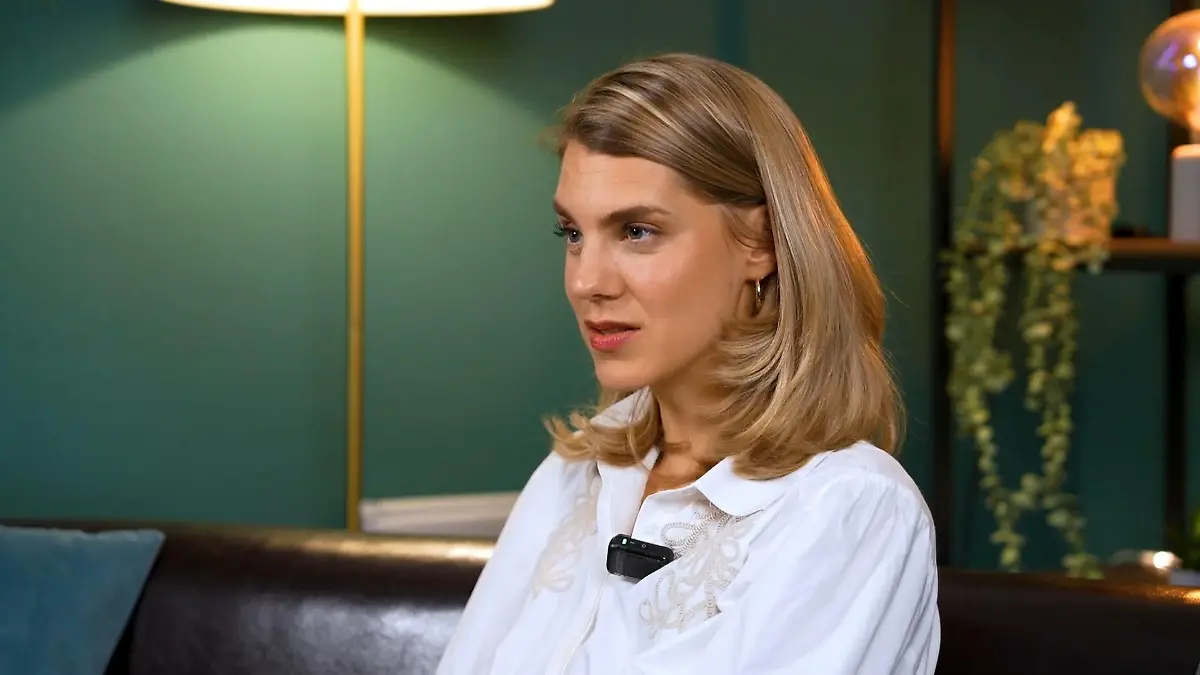 Bettine Langehein fühlt mit ihrer Rolle mit Harte Zeiten bei „Unter uns”